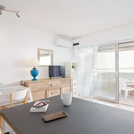 3 Pers - Climatise, Balcon, 50m, Centre-ville - Fr-1-466a-42 Apartamento