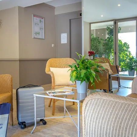 3 Pers - Climatisé, Balcon, 50m, Centre-ville - Fr-1-466a-42 Saint-Raphaël